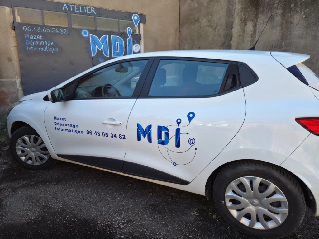 Véhicule d'intervention M D I pour dépannage informatique à Saint-Affrique.